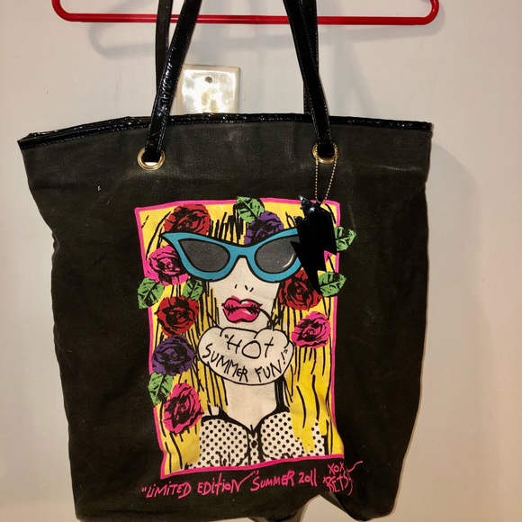 Betsey Johnson Handbags - Y2K Betsy Johnson summer tote bag